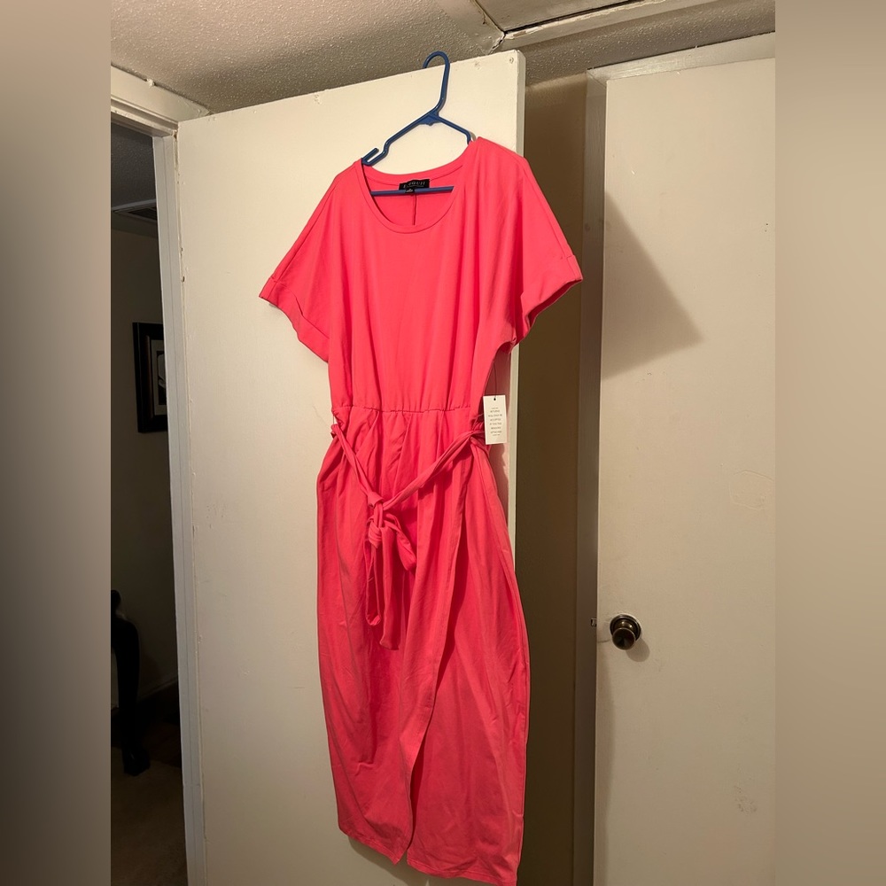 BNWT beautiful ladies pink plus size wrap dress